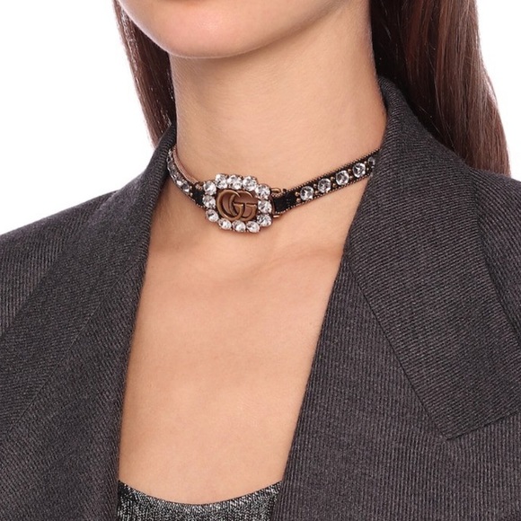 Gucci: Crystals Embellished Double GG Antique Calfskin Choker Necklace - Picture 5 of 15